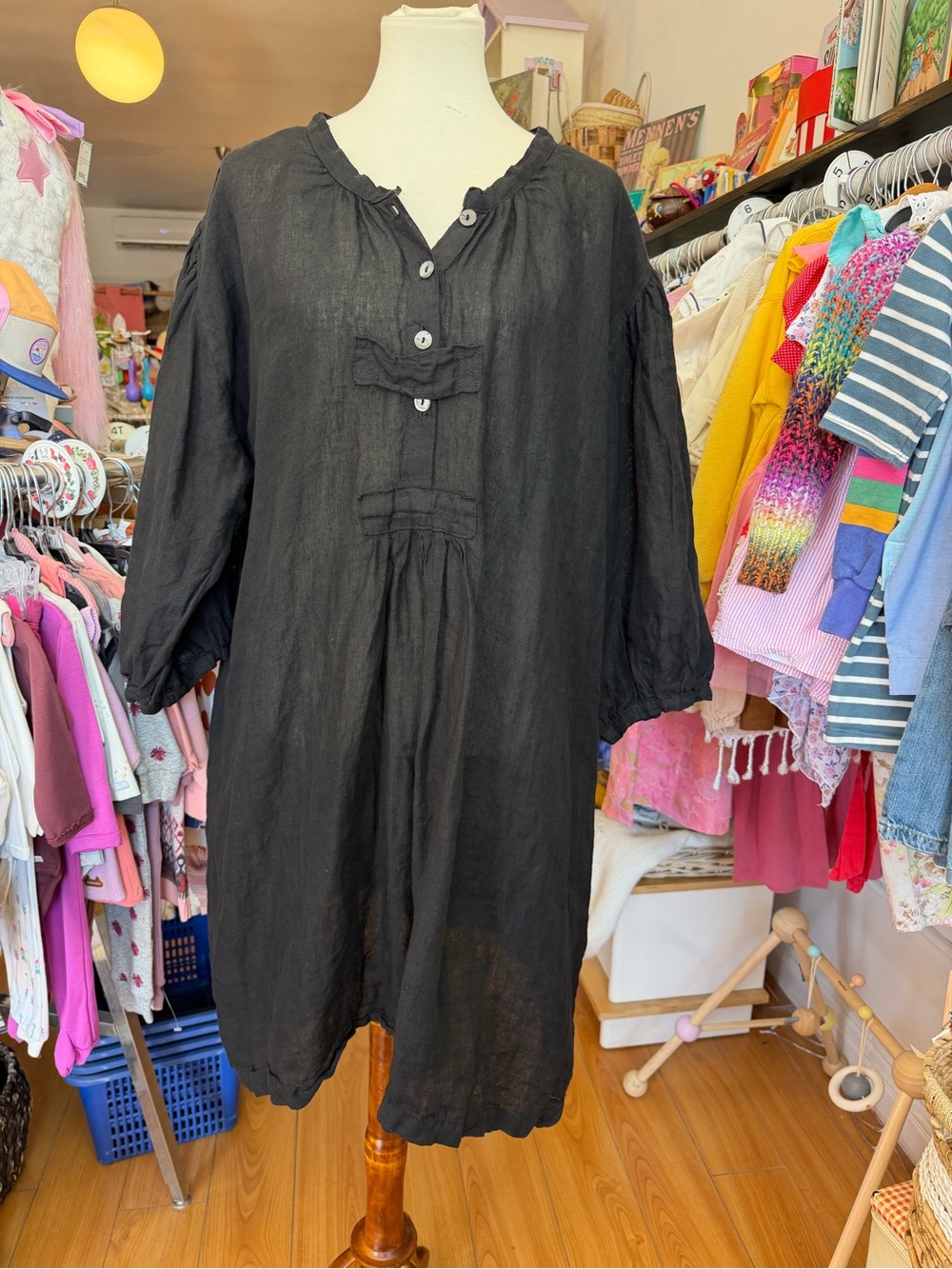 Magnolia Pearl black linen tunic